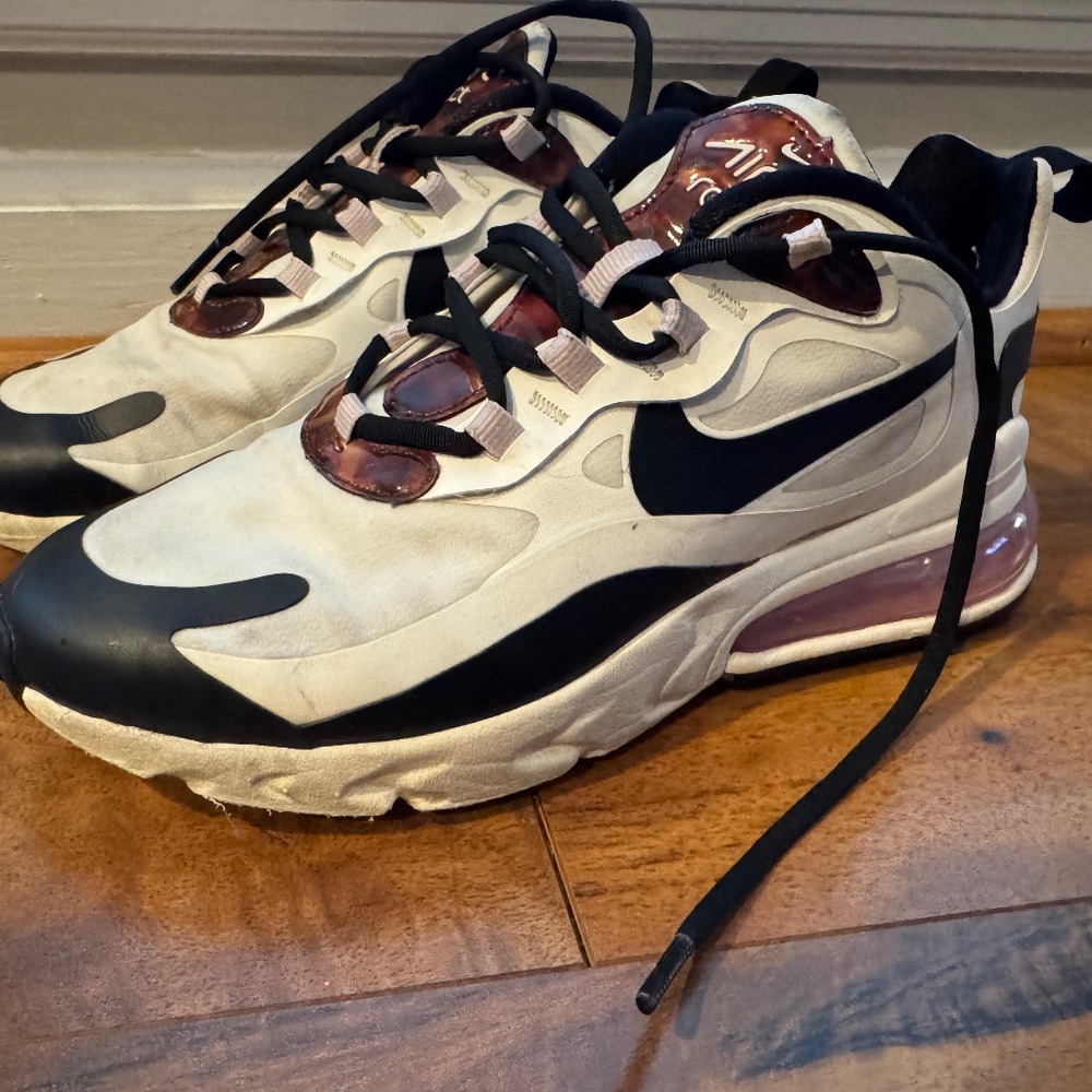 Nike React